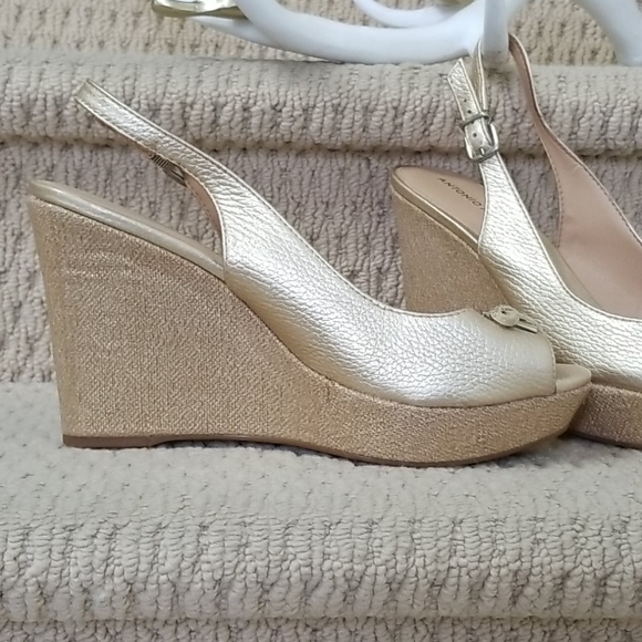 So comfortable Antonio Melani platforms/wedges - Picture 3 of 8